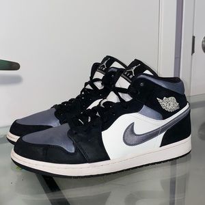 Retro Air Jordan 1 Mid SE Satin Black Smoke/Grey